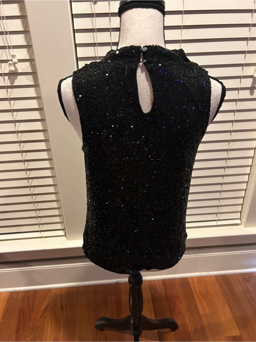 Cable & Gauge Black Sequin Sleeveless Mock Neck Tank size M - Picture 3 of 8